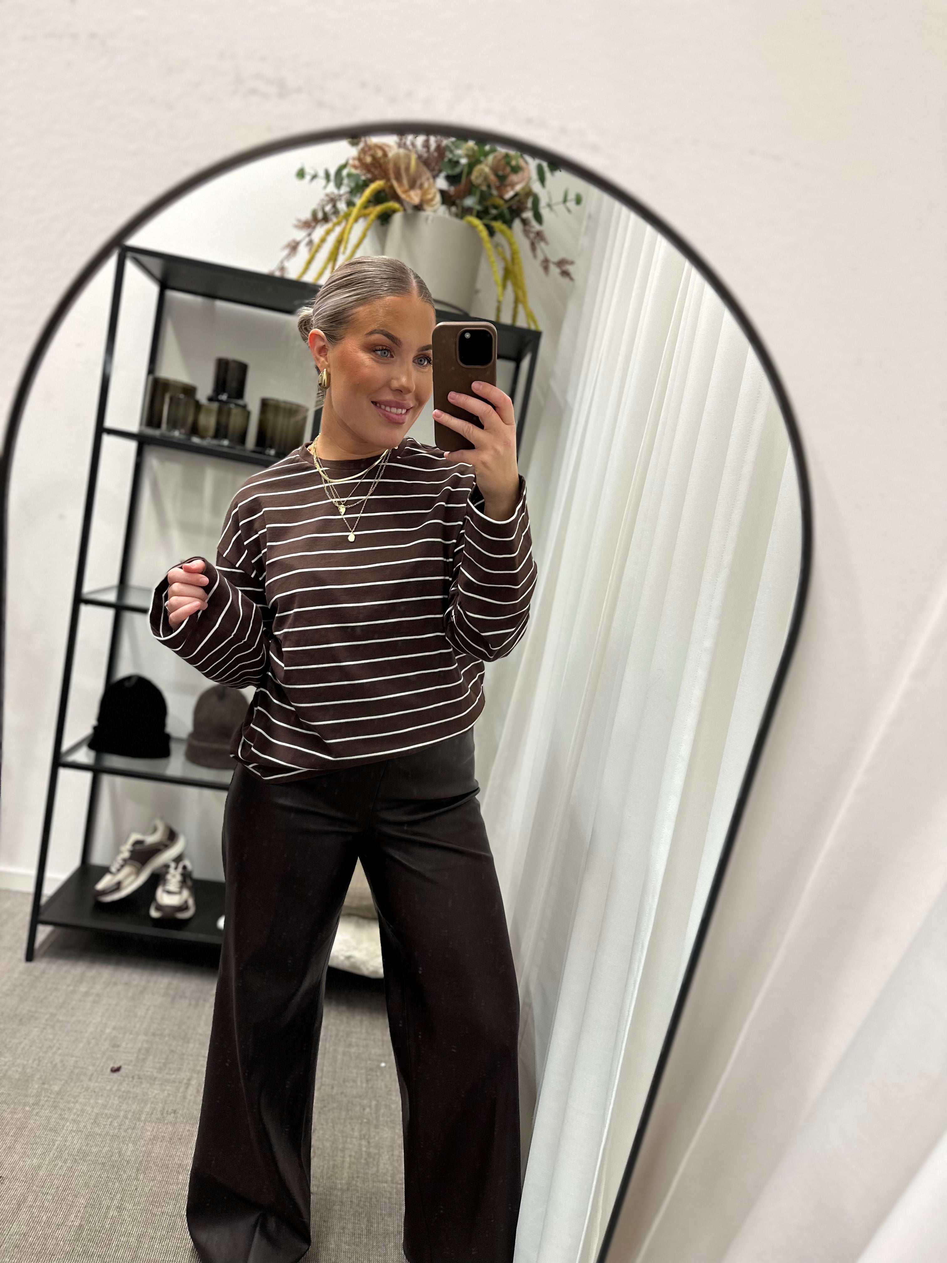 PIECES - SADIE LS TOP JRS - HOT FUDGE/NEW CLOUDDANCER