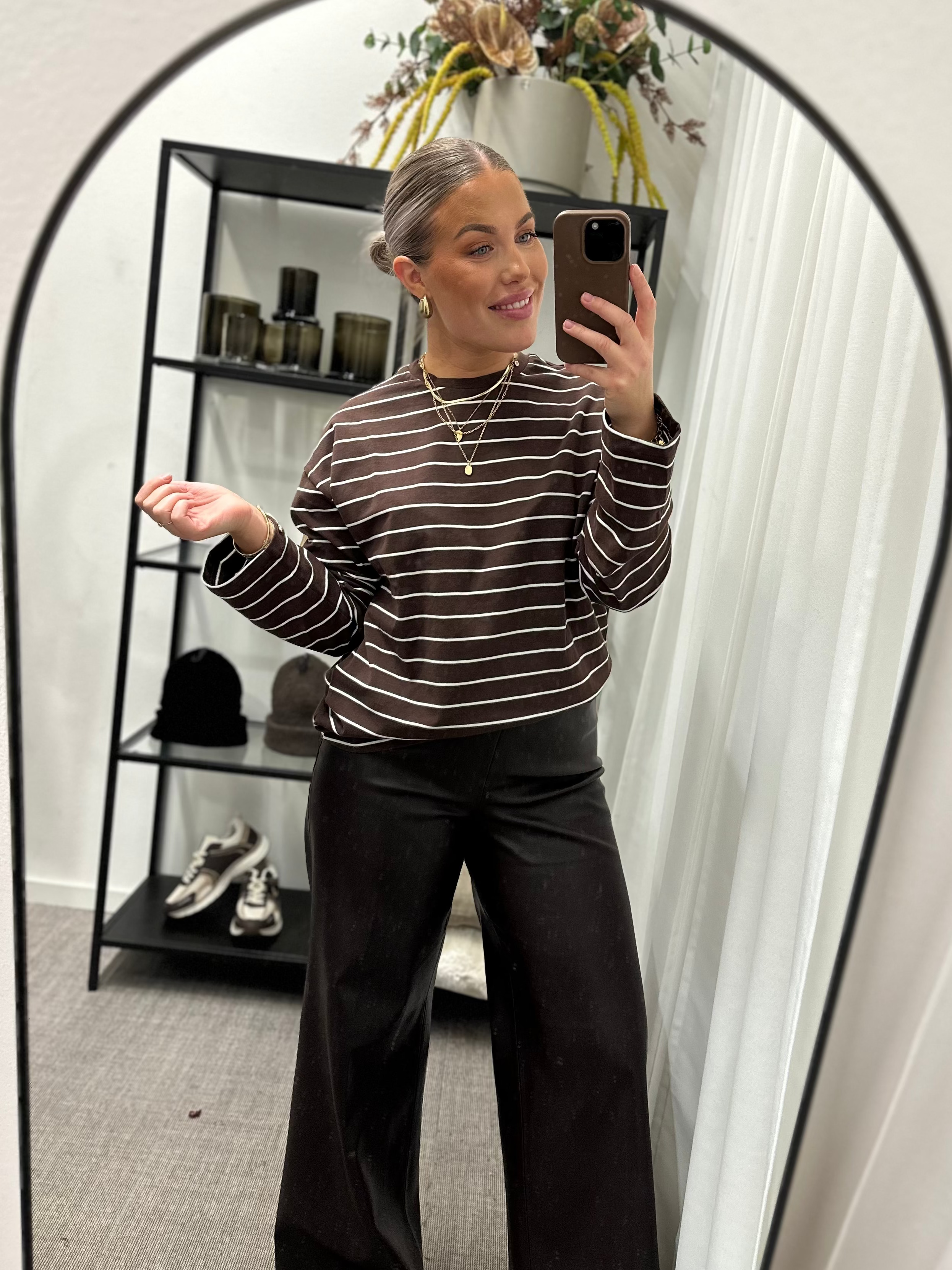 PIECES - SADIE LS TOP JRS - HOT FUDGE/NEW CLOUDDANCER