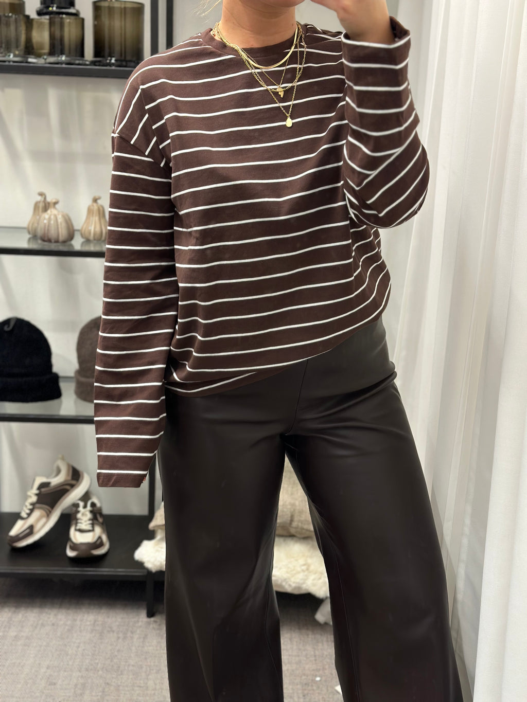 PIECES - SADIE LS TOP JRS - HOT FUDGE/NEW CLOUDDANCER