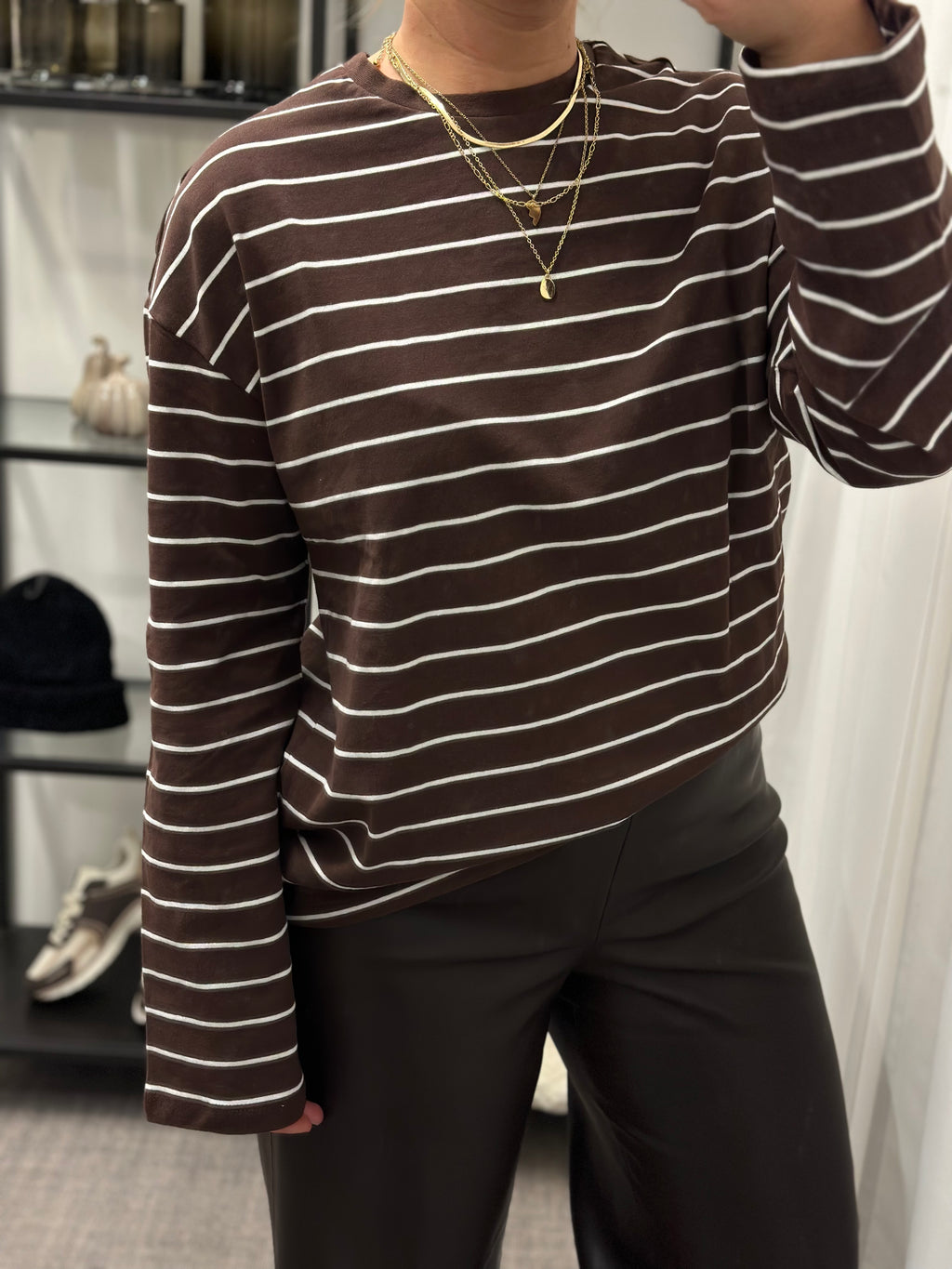 PIECES - SADIE LS TOP JRS - HOT FUDGE/NEW CLOUDDANCER