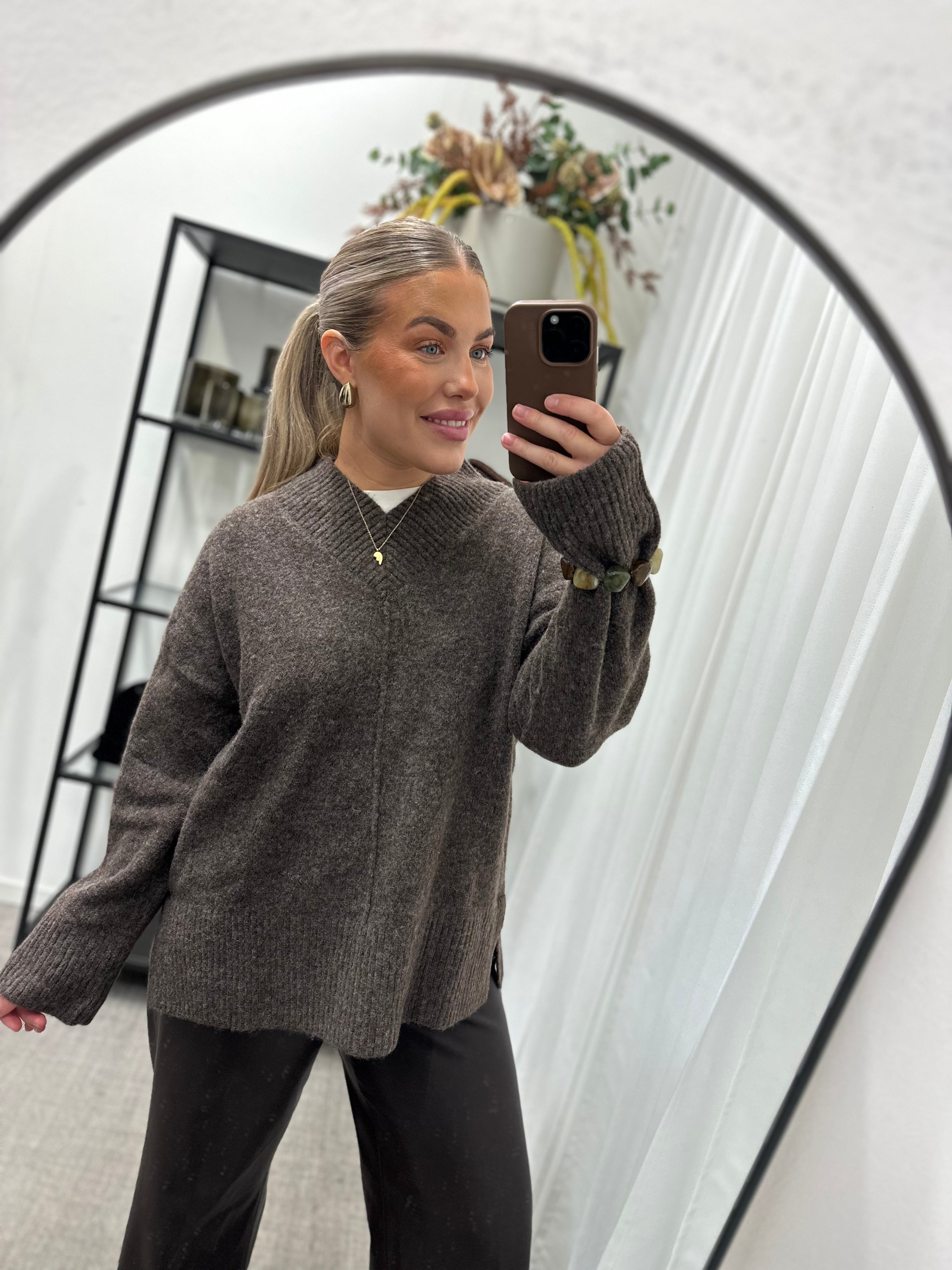SOAKED - BEAN V-NECK PULLOVER - CHOCOLATE BROWN MELANGE