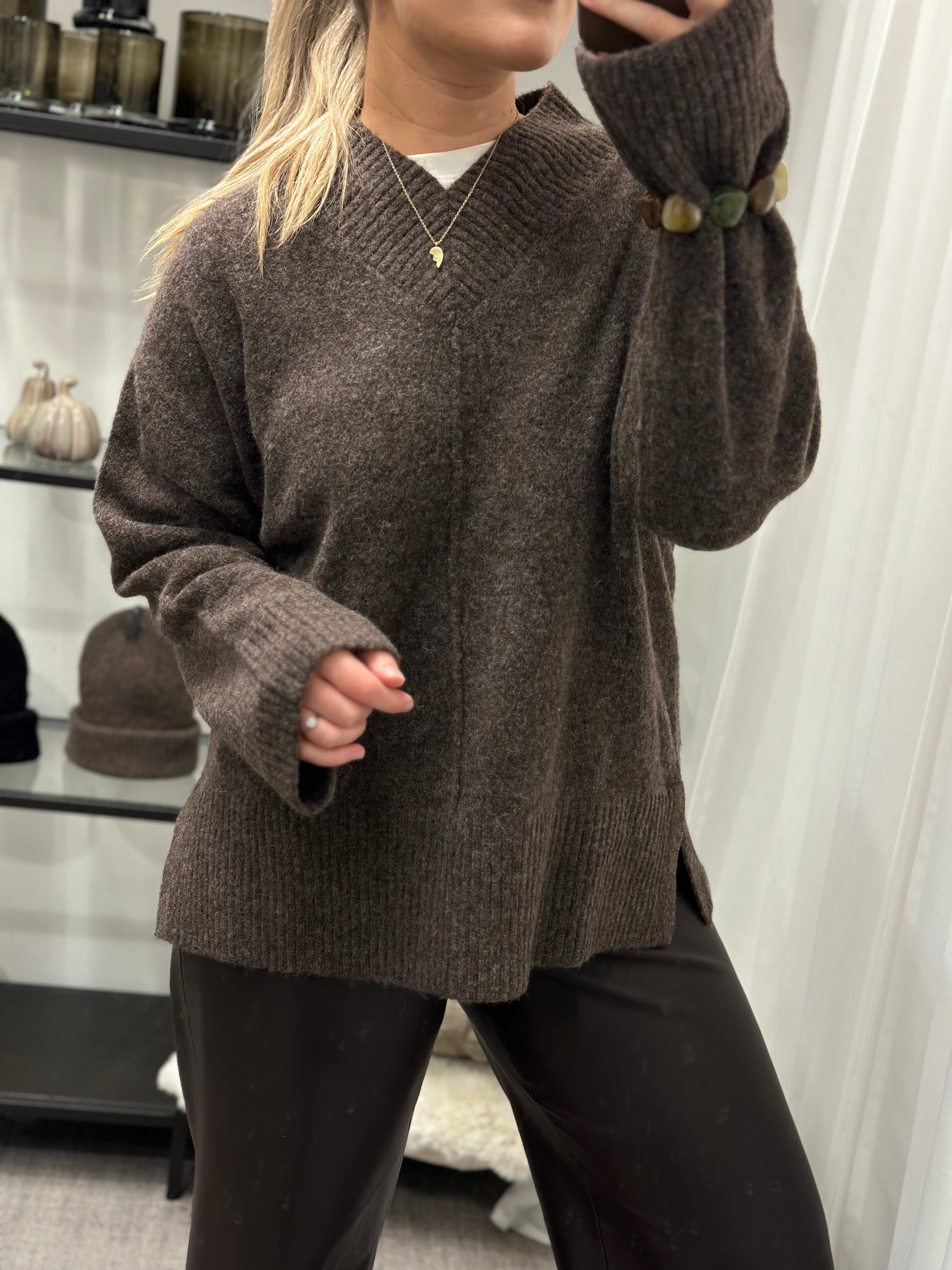 SOAKED - BEAN V-NECK PULLOVER - CHOCOLATE BROWN MELANGE