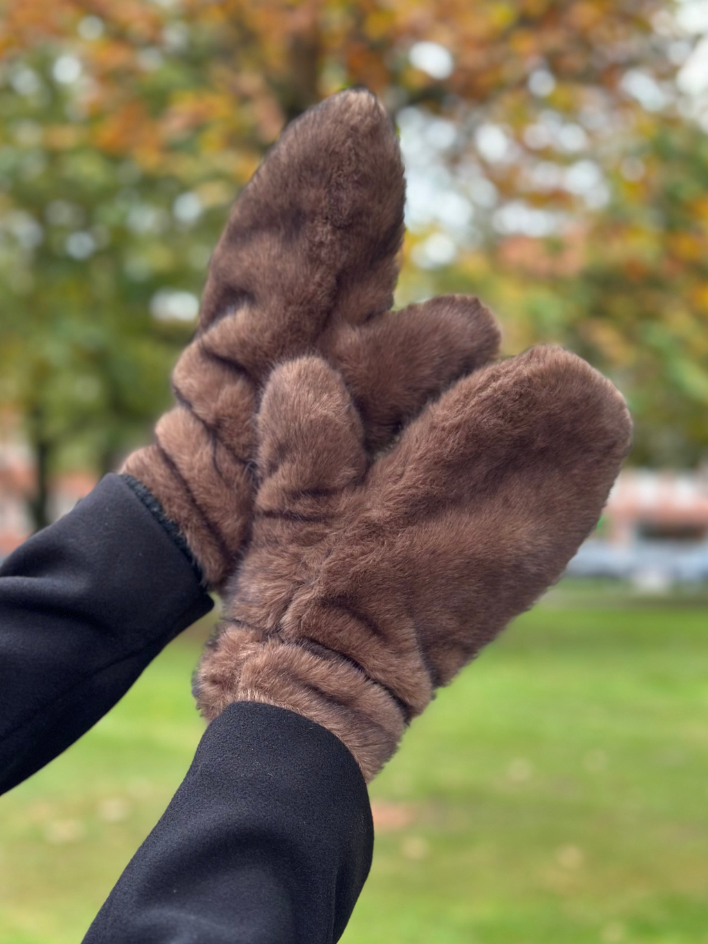 PIECES - JUTLANDIA MITTENS - GANACHE