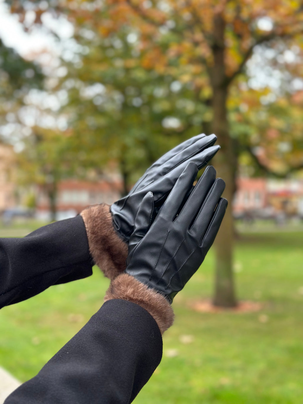 PIECES - JUTLANDIA GLOVES - BLACK/GANACHE