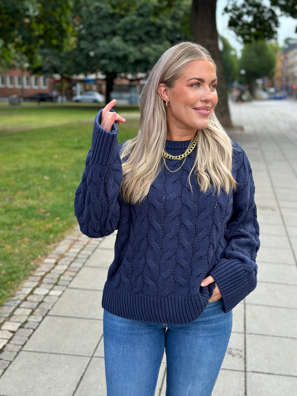 VERO MODA - SVEA THEA LS O-NECK CABLE PULLOVER - NAVY BLAZER