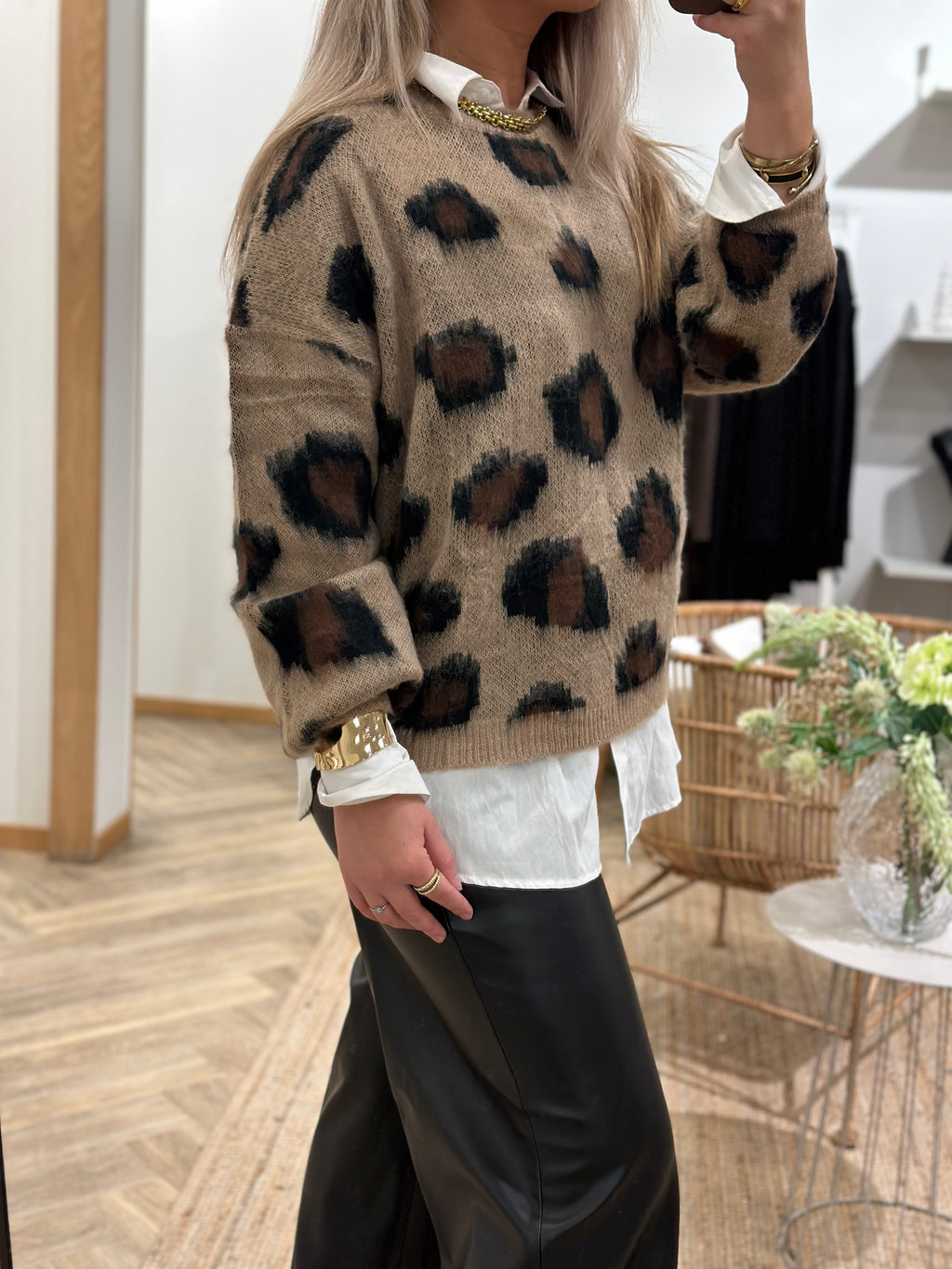 COSY HOUSE - MIA LEO SHIRT - BEIGE LEO