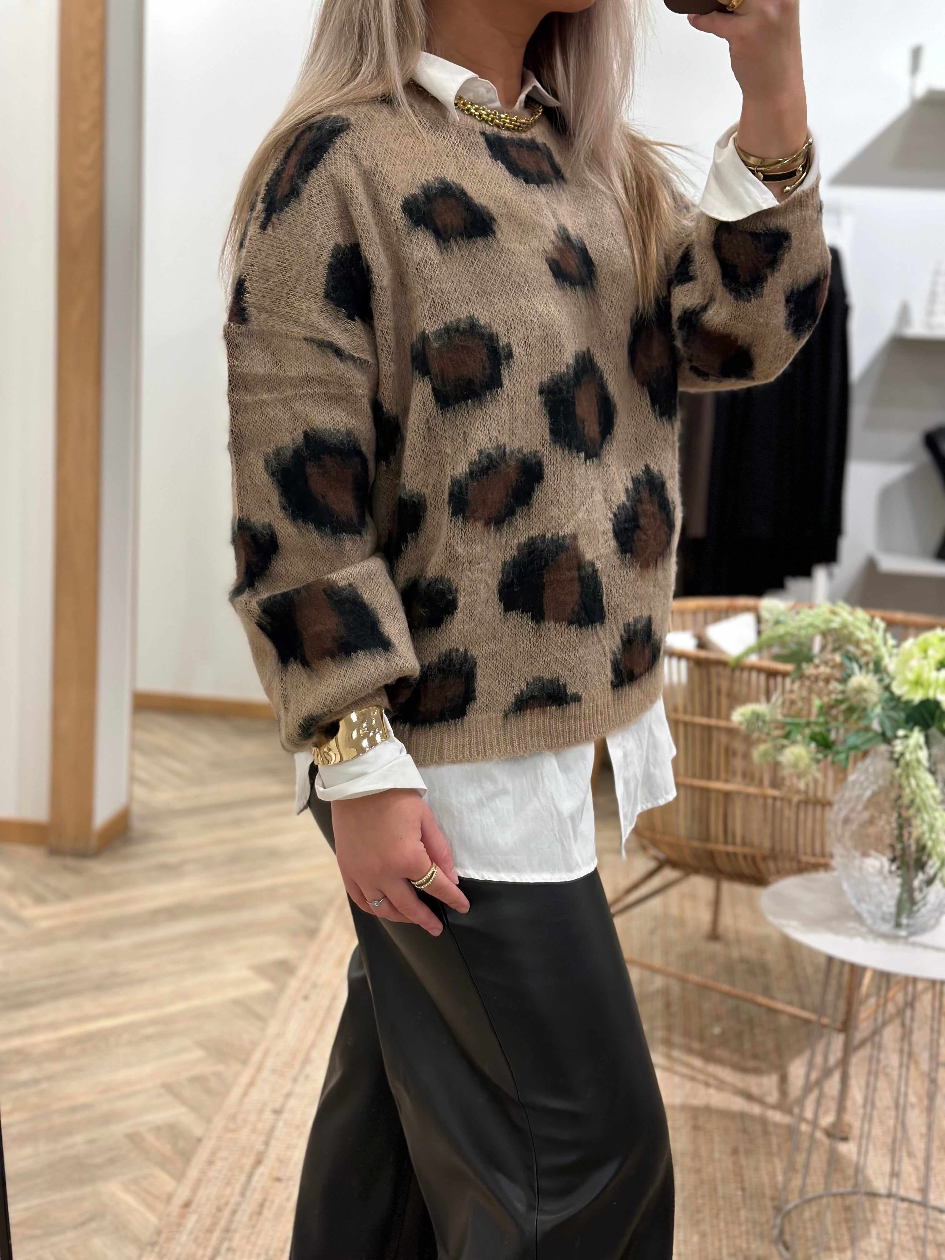 COSY HOUSE - MIA LEO SHIRT - BEIGE LEO