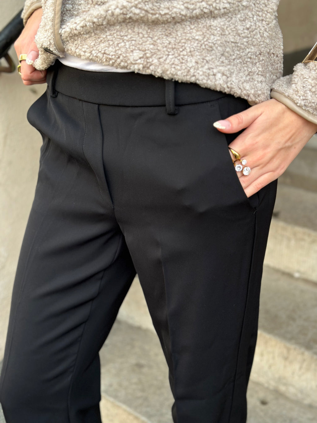 LEVETÉ ROOM - OMIRA PANT 301776 - BLACK