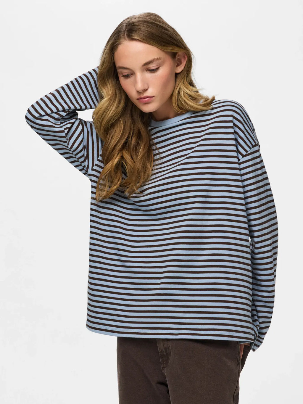 PIECES - SADIE LS TOP JRS - CASHMERE BLUE/HOT FUDGE