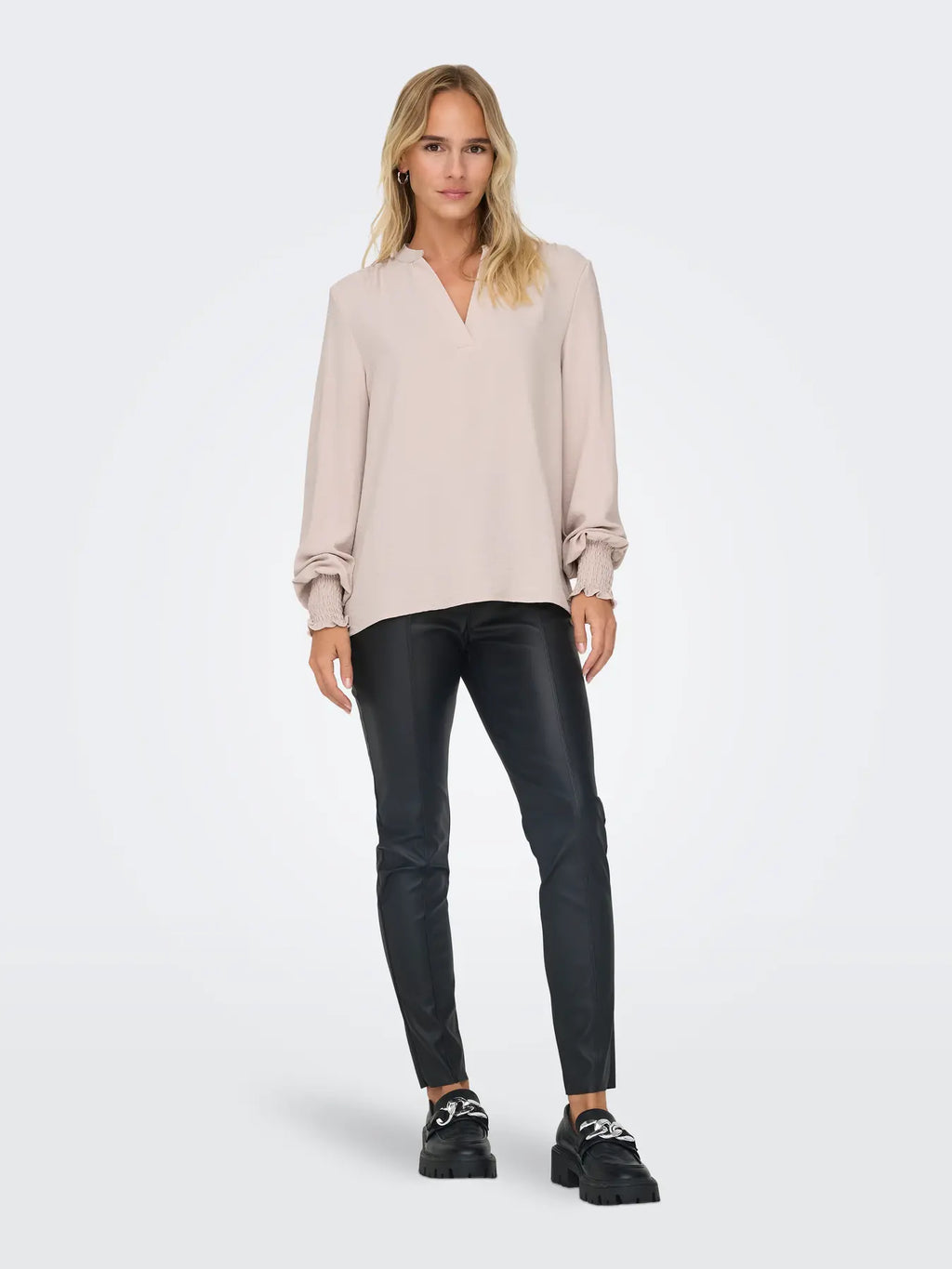 ONLY - METTE V-NECK LS SMOCK TOP - GREY MORN