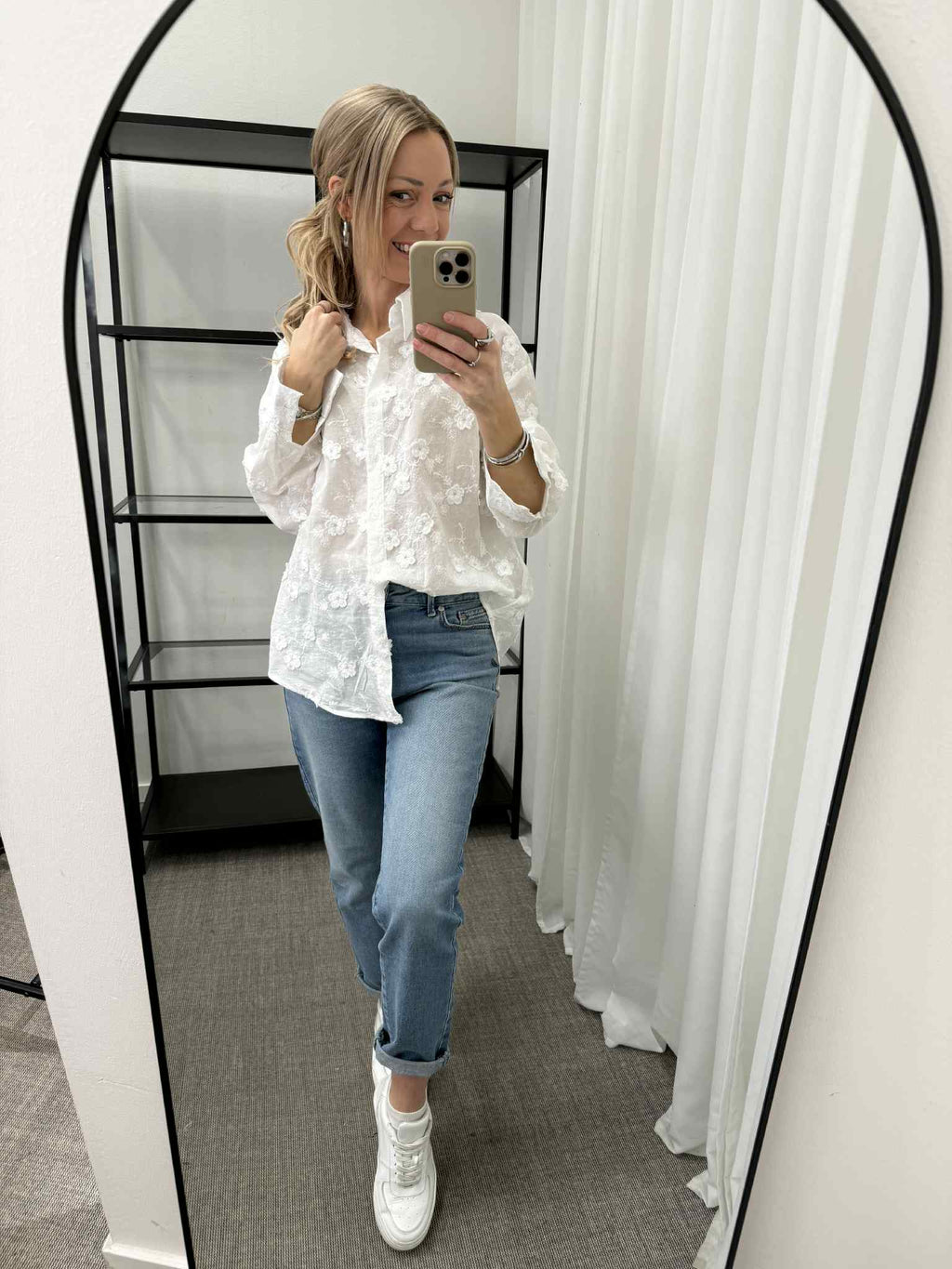 JÖRLEVIK - SKJORT/BLUS MED BRODERADE BLOMMOR - VIT