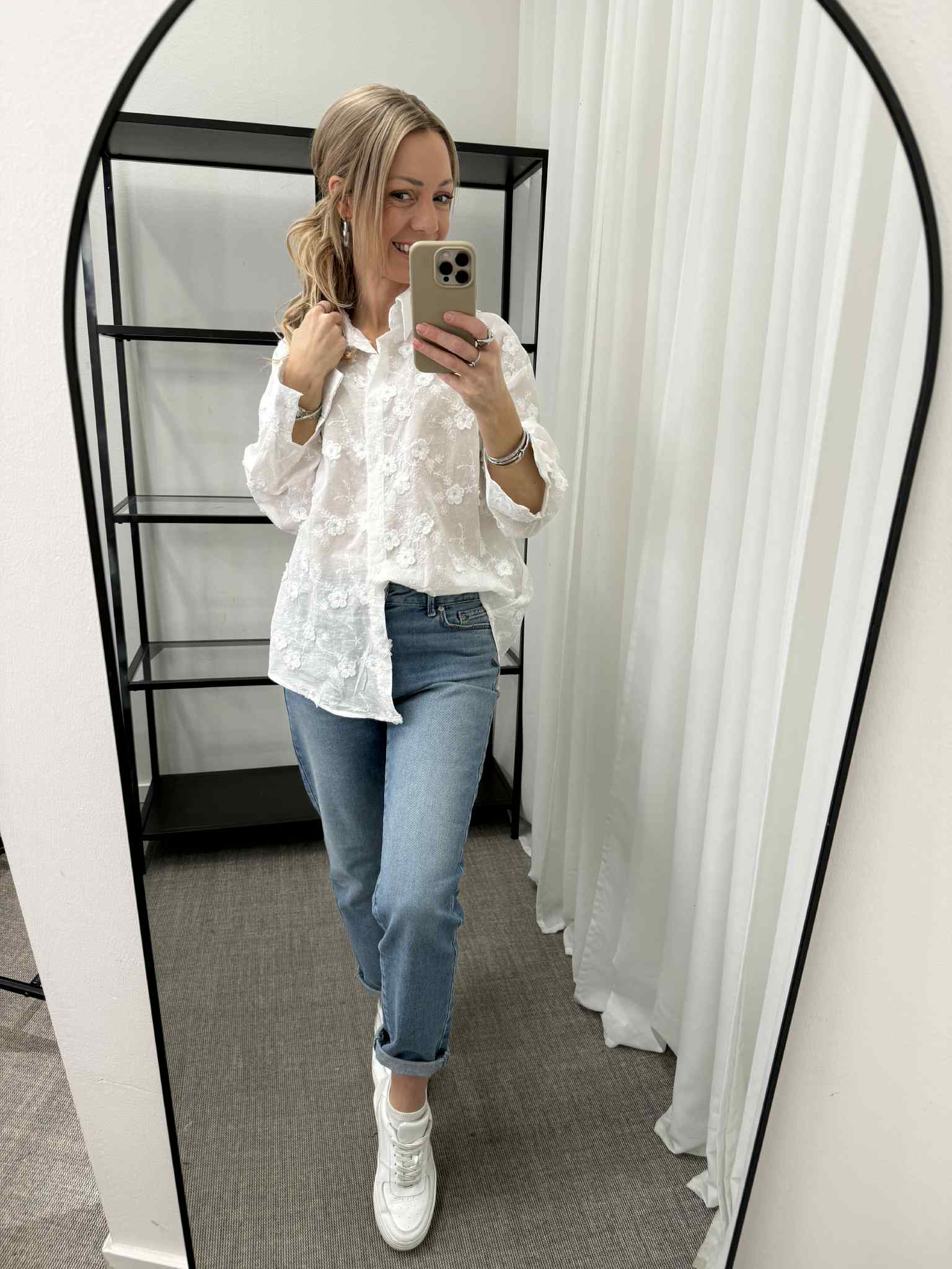 JÖRLEVIK - SKJORT/BLUS MED BRODERADE BLOMMOR - VIT