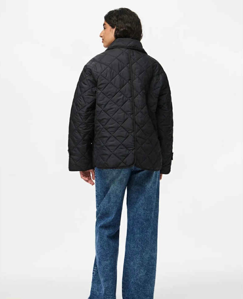 PIECES - EMILY SHORT QUILTED JACKET - BLACK