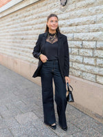 Ladda upp bild till gallerivisning, JDY - LION S/S LACE TOP - BLACK
