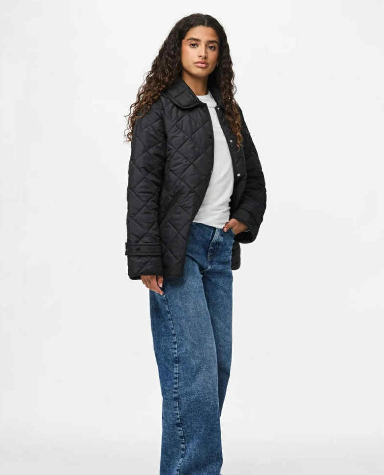 PIECES - EMILY SHORT QUILTED JACKET - BLACK