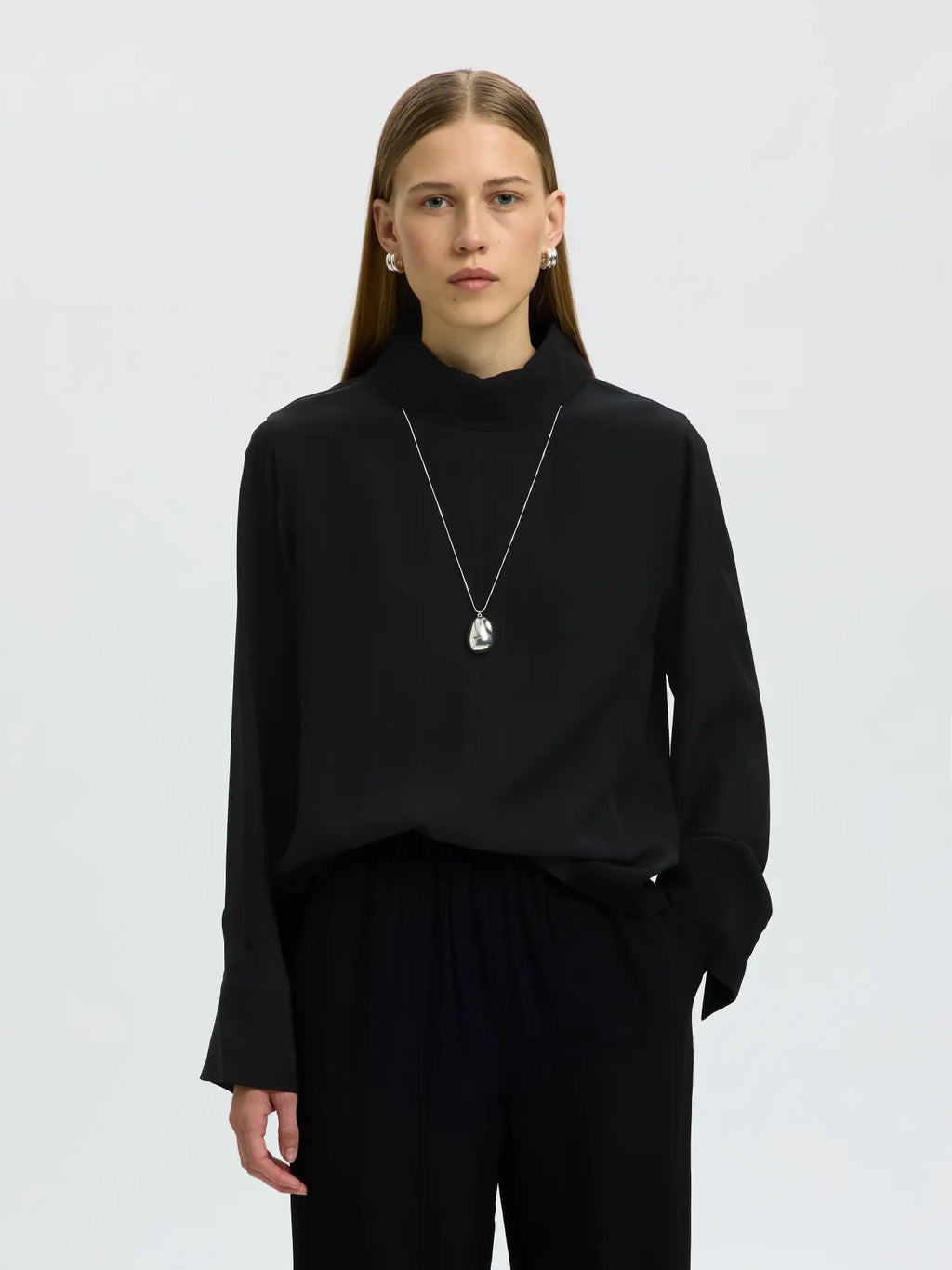 SELECTED FEMME - SOLER REGULAR LS HIGH NECK TOP - BLACK