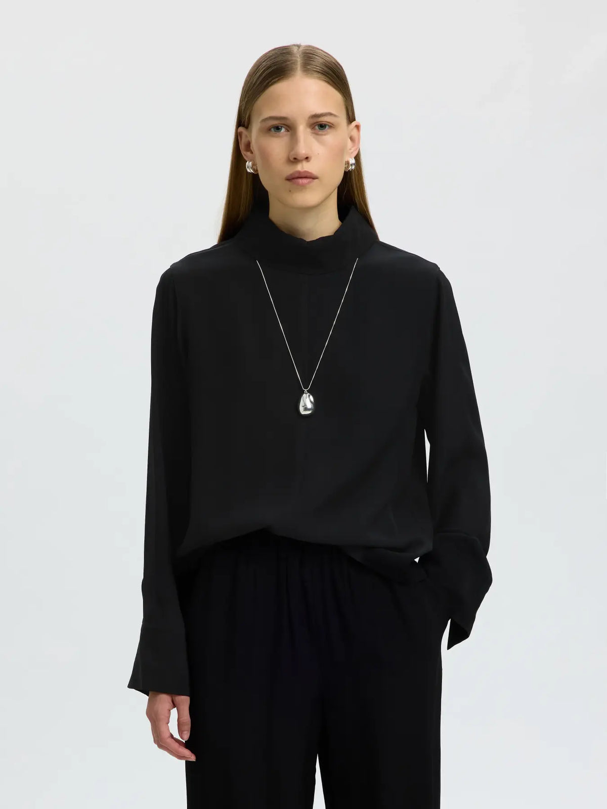 SELECTED FEMME - SOLER REGULAR LS HIGH NECK TOP - BLACK